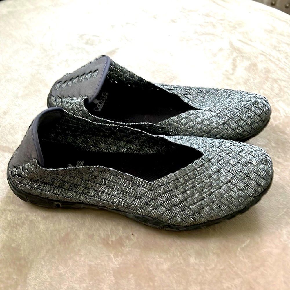 *Corkys* Metallic Pewter Silver Woven Bendables Sz 7